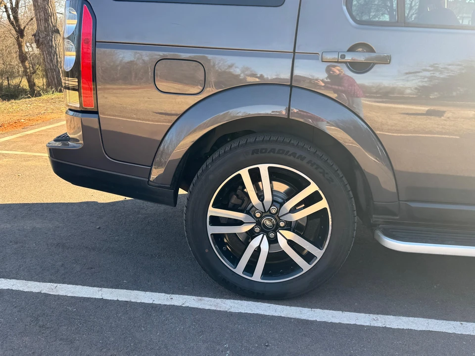 2016 Land Rover Discovery 4th Gen - Image 31 of 31