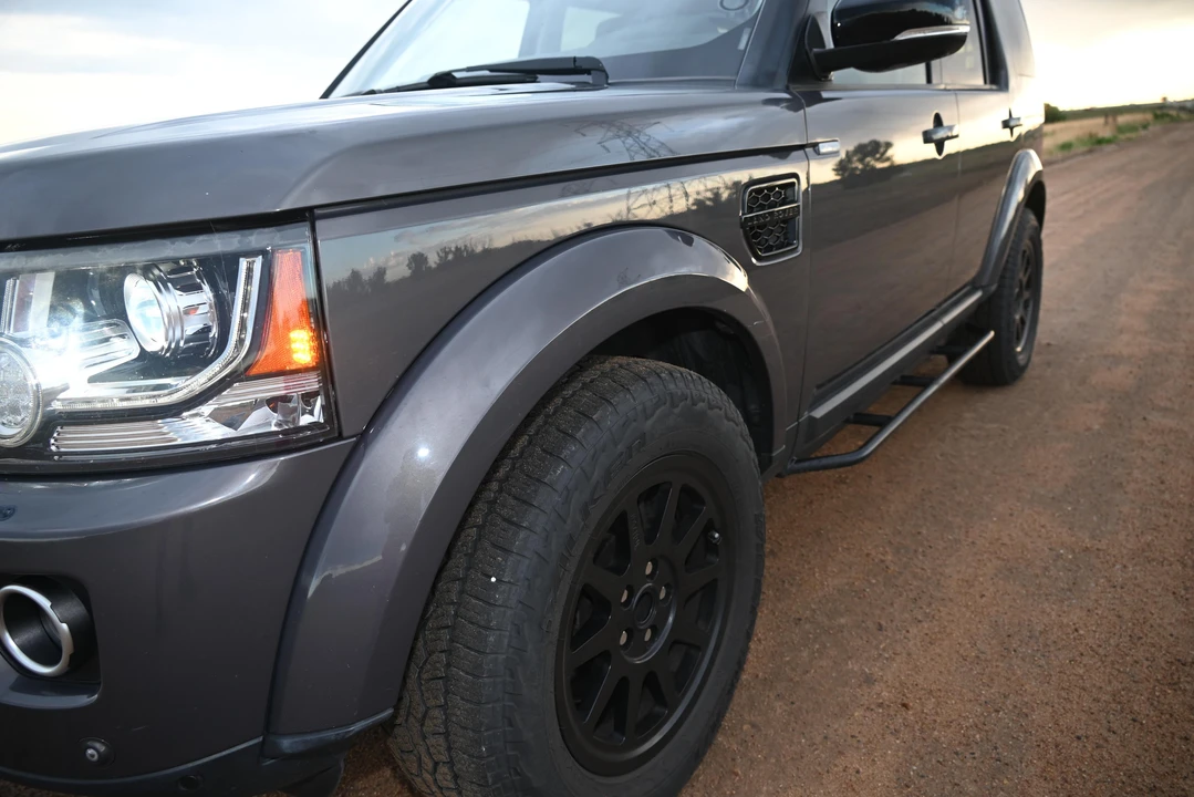 2016 Land Rover Discovery 4th Gen - Image 25 of 31