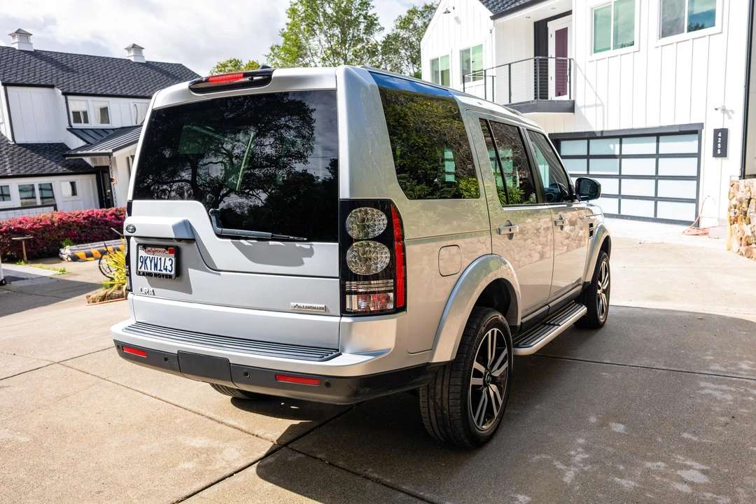2016 Land Rover Discovery 4th Gen - Image 9 of 31