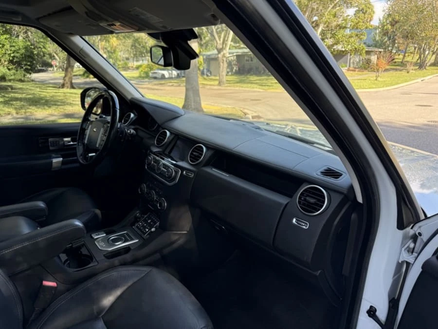 2016 Land Rover Discovery 4th Gen - Image 11 of 21