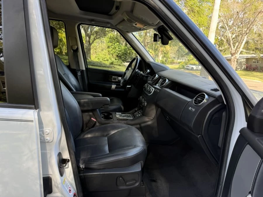 2016 Land Rover Discovery 4th Gen - Image 16 of 21