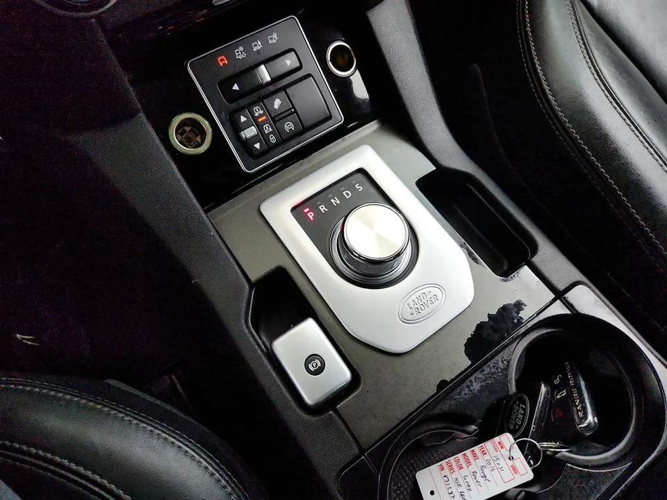 2016 Land Rover Discovery 4th Gen - Image 17 of 21