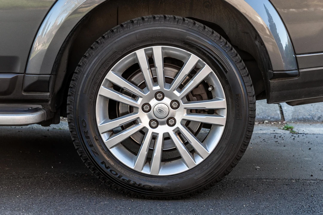2016 Land Rover Discovery 4th Gen - Image 26 of 31