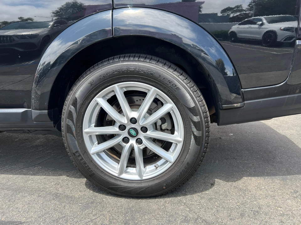 2016 Land Rover Discovery 4th Gen - Image 17 of 31