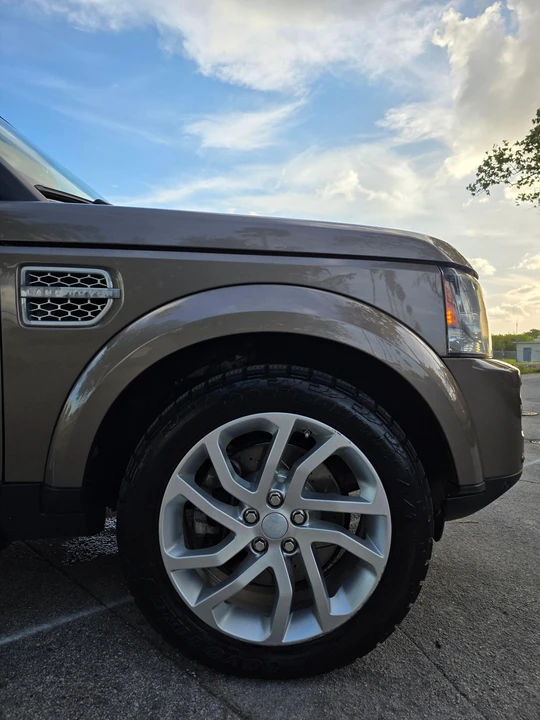 2016 Land Rover Discovery 4th Gen - Image 25 of 31