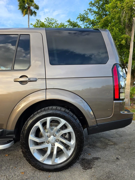 2016 Land Rover Discovery 4th Gen - Image 19 of 31