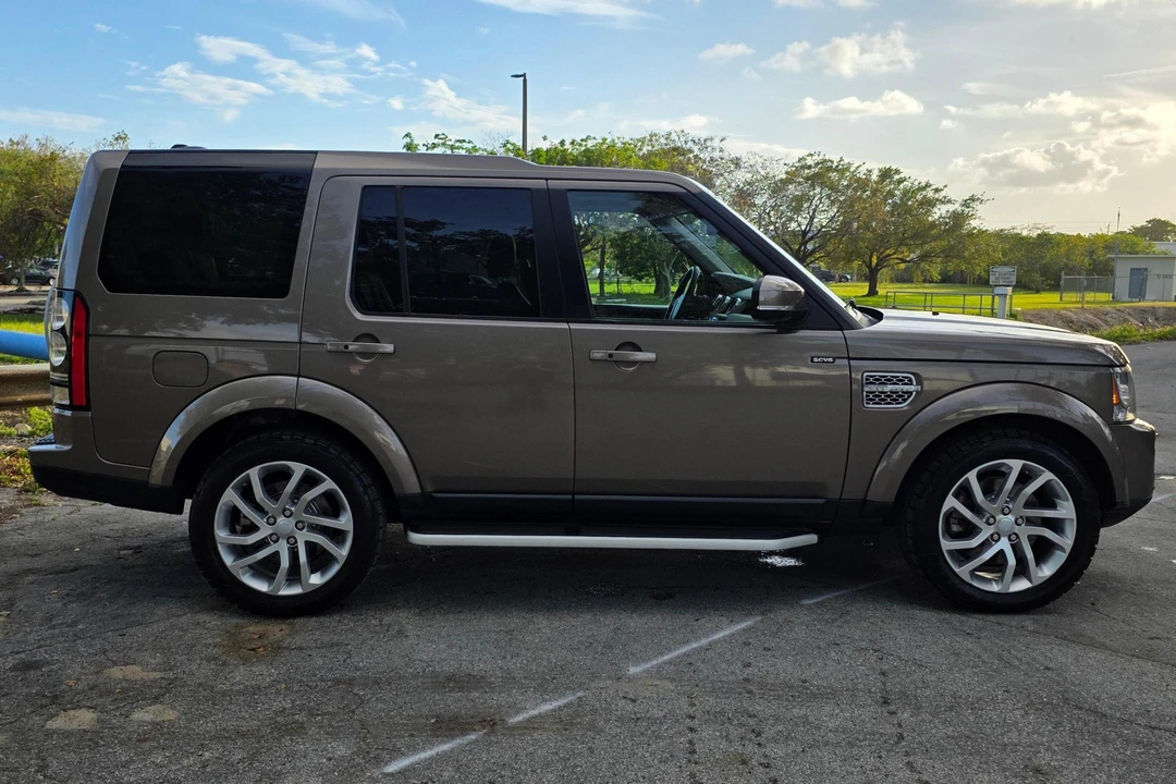 2016 Land Rover Discovery 4th Gen - Image 3 of 31