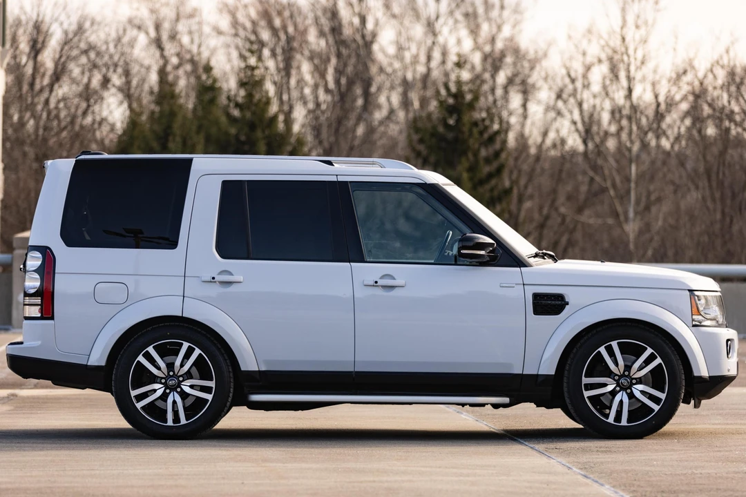 2016 Land Rover Discovery 4th Gen - Image 3 of 31