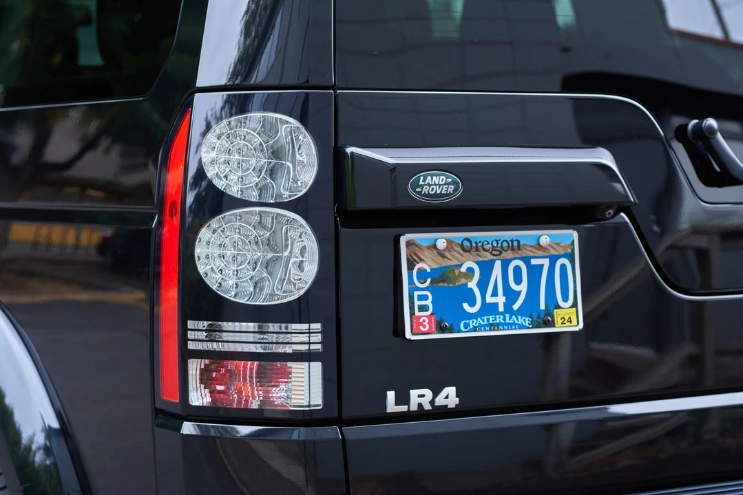 2016 Land Rover Discovery 4th Gen - Image 25 of 31