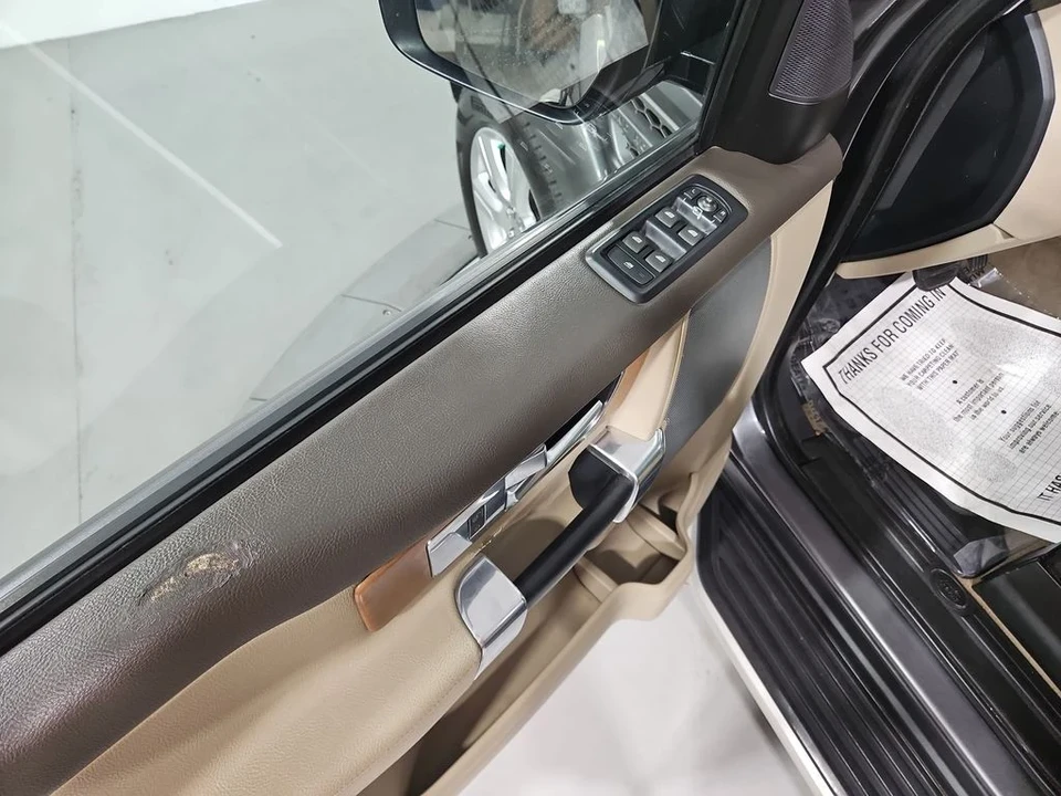 2016 Land Rover Discovery 4th Gen - Image 11 of 12