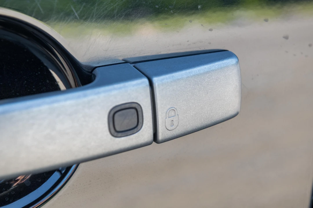 2016 Land Rover Discovery 4th Gen - Image 19 of 31