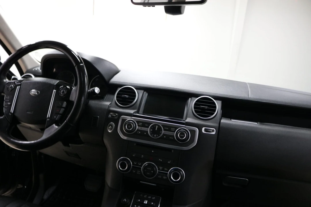 2016 Land Rover Discovery 4th Gen - Image 5 of 8