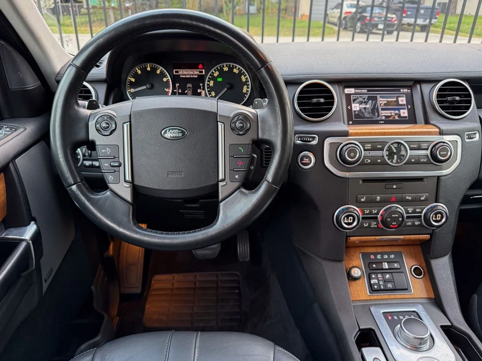 2016 Land Rover Discovery 4th Gen - Image 8 of 12