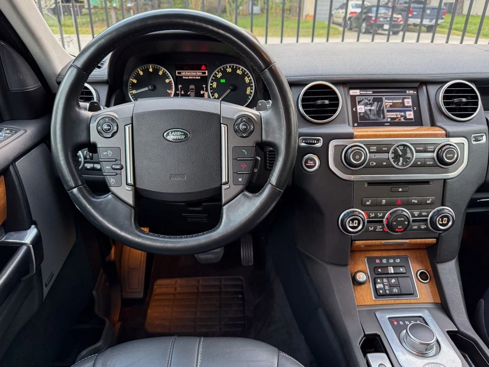 2016 Land Rover Discovery 4th Gen - Image 8 of 12