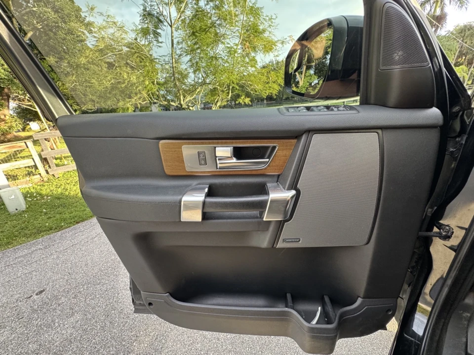 2016 Land Rover Discovery 4th Gen - Image 5 of 10