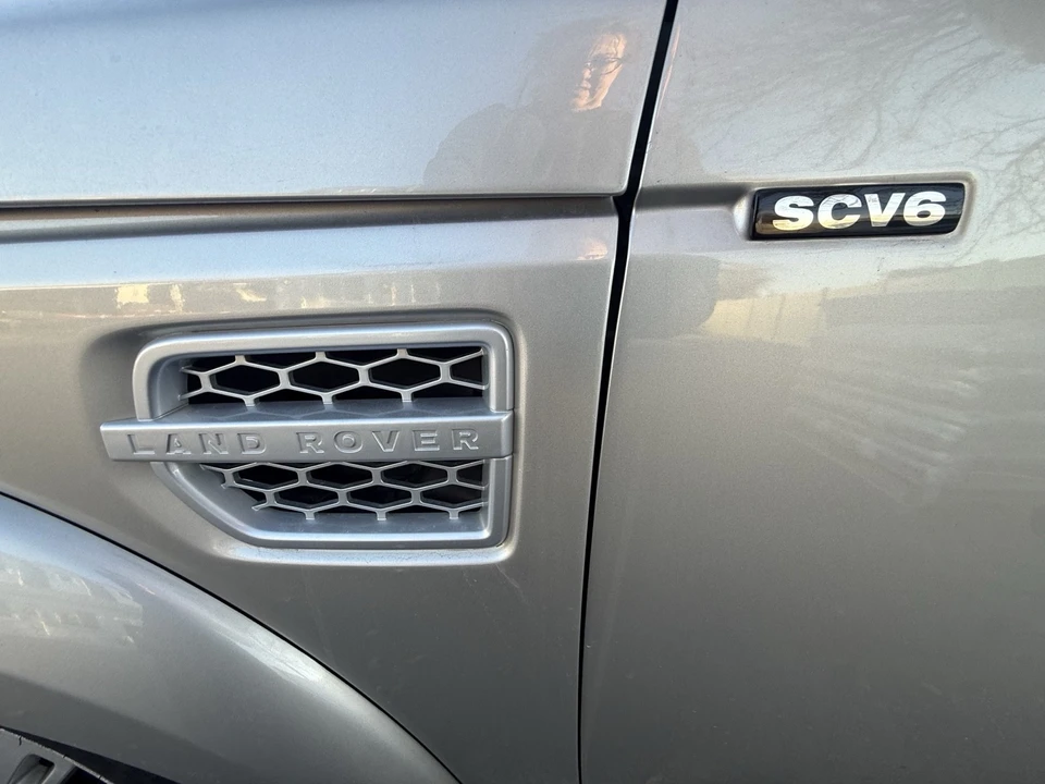 2016 Land Rover Discovery 4th Gen - Image 8 of 21