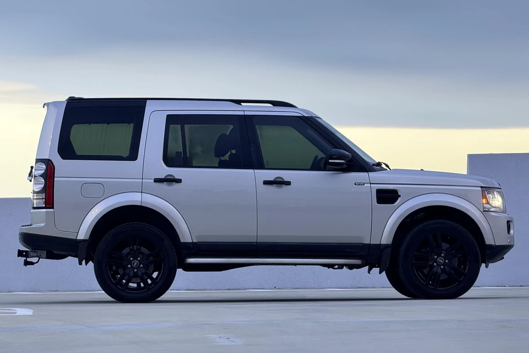 2016 Land Rover Discovery 4th Gen - Image 3 of 31