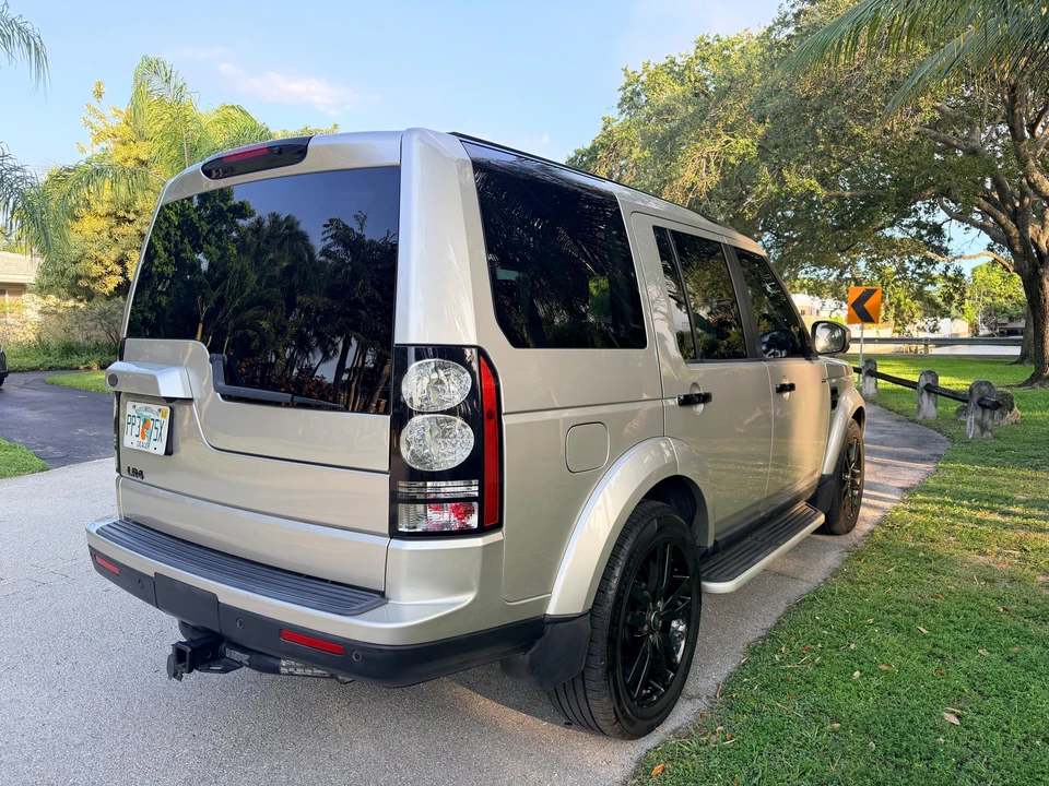 2016 Land Rover Discovery 4th Gen - Image 30 of 31