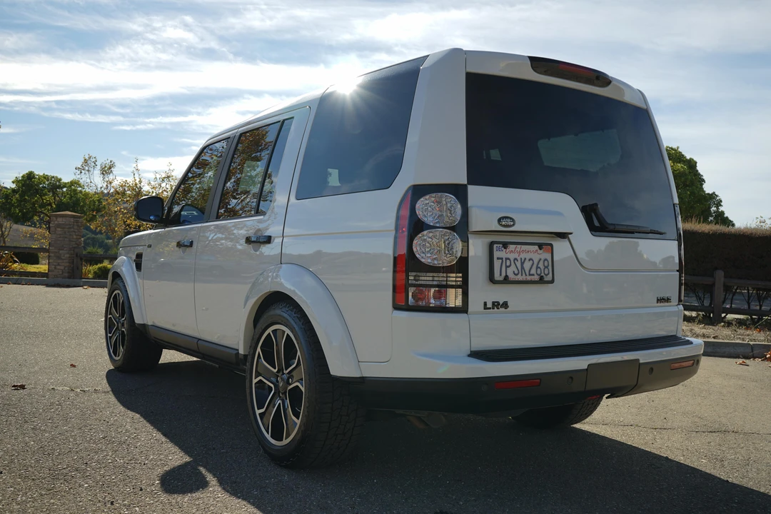 2016 Land Rover Discovery 4th Gen - Image 17 of 31
