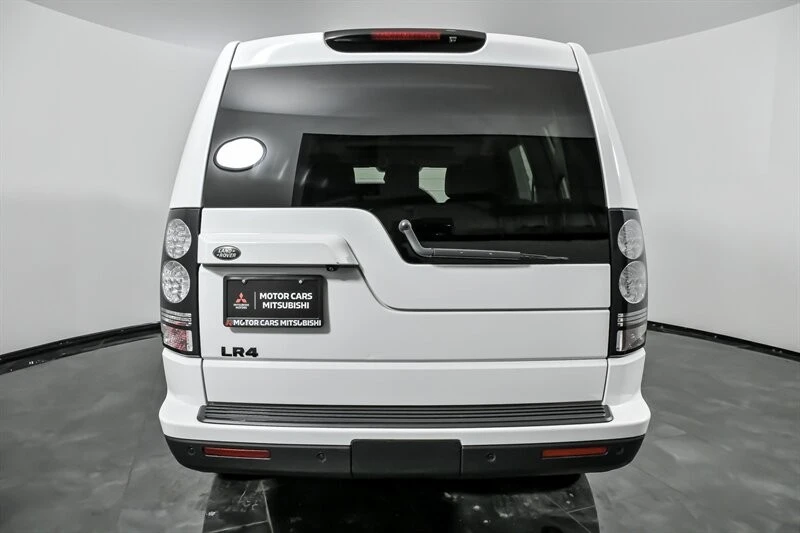 2016 Land Rover Discovery 4th Gen - Image 9 of 12