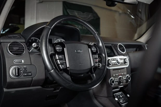 2016 Land Rover Discovery 4th Gen - Image 5 of 8