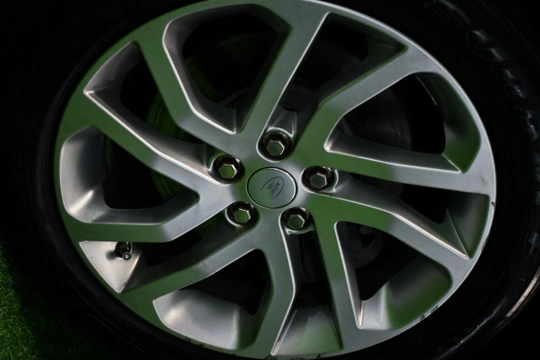 2016 Land Rover Discovery 4th Gen - Image 8 of 21