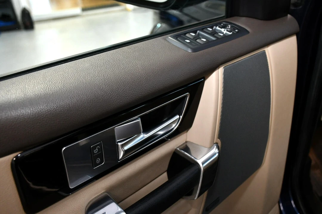 2016 Land Rover Discovery 4th Gen - Image 14 of 21