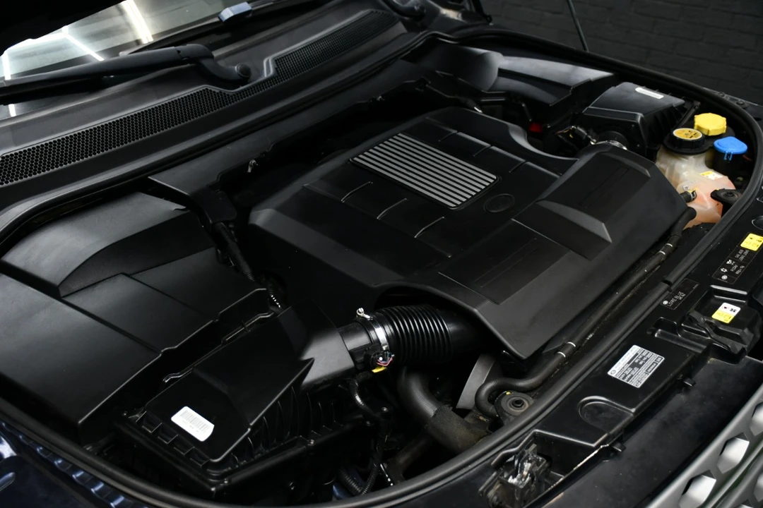 2016 Land Rover Discovery 4th Gen - Image 14 of 21