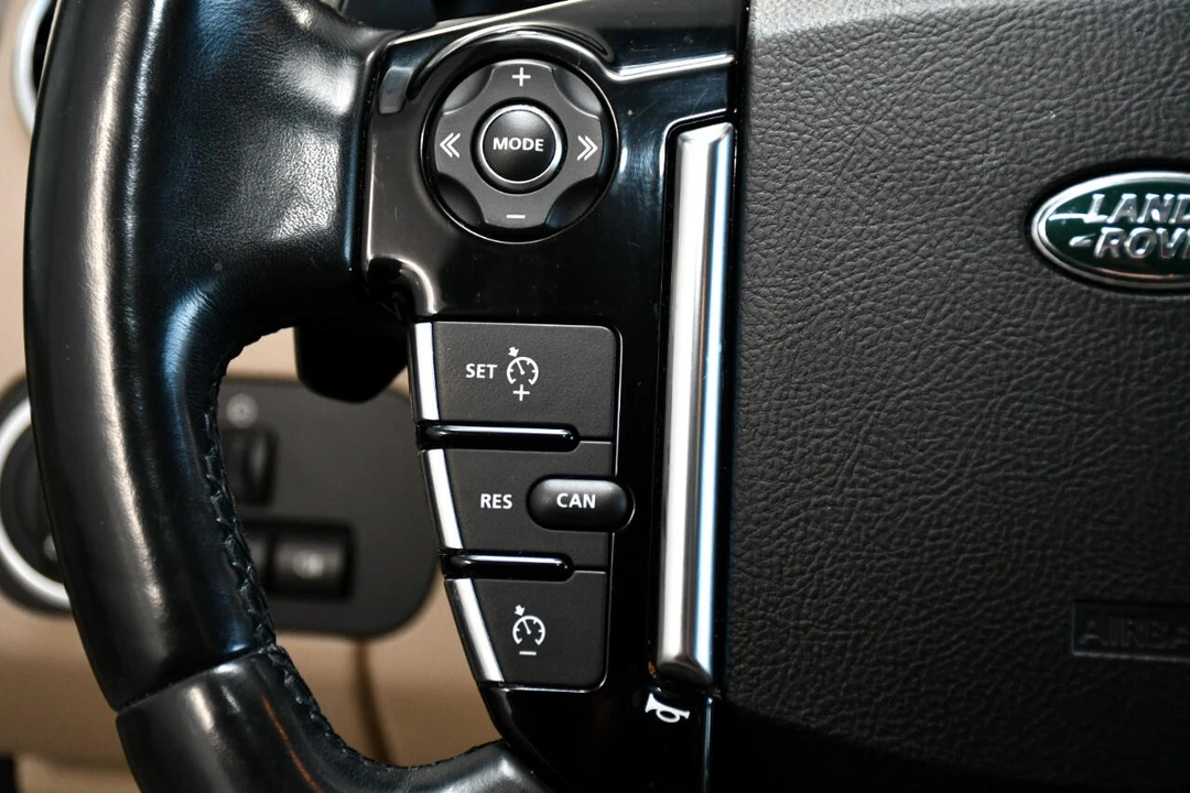 2016 Land Rover Discovery 4th Gen - Image 18 of 21