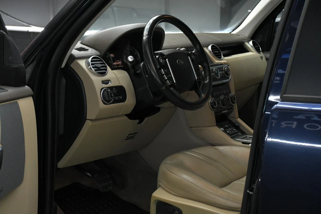 2016 Land Rover Discovery 4th Gen - Image 18 of 21