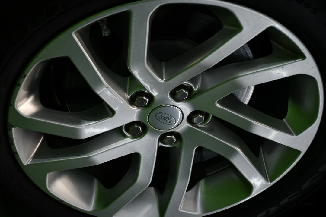 2016 Land Rover Discovery 4th Gen - Image 9 of 21