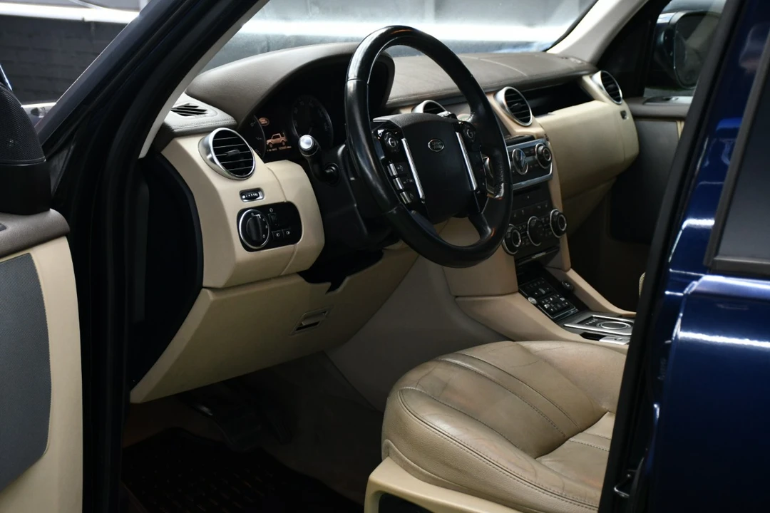 2016 Land Rover Discovery 4th Gen - Image 18 of 21