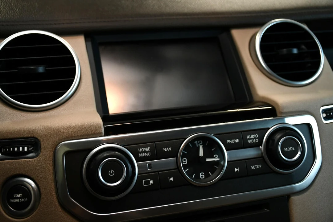 2016 Land Rover Discovery 4th Gen - Image 21 of 21