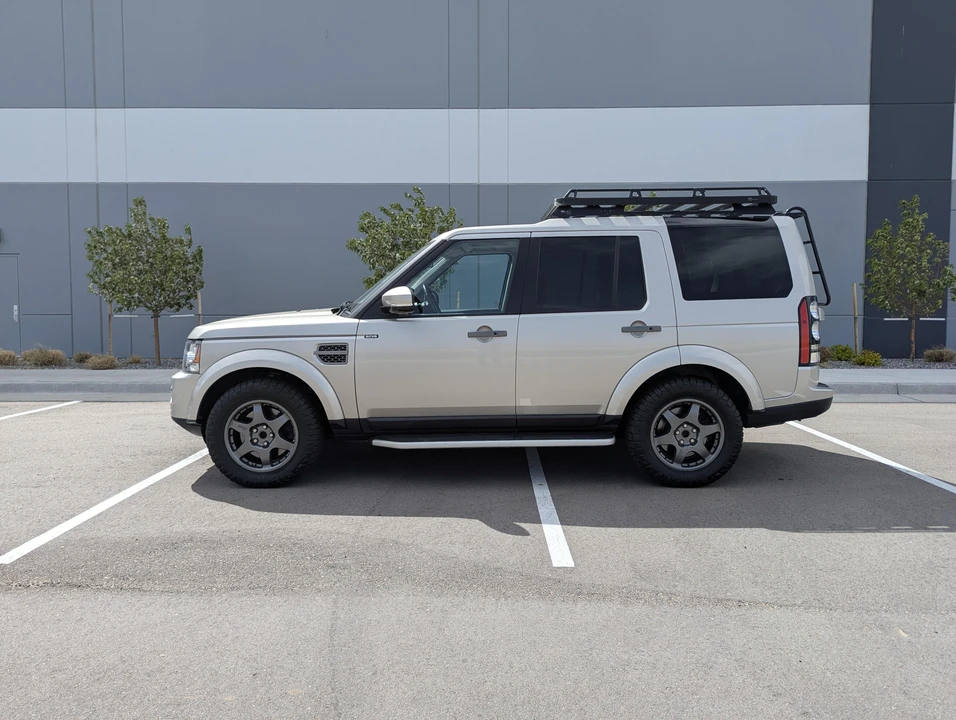 2016 Land Rover Discovery 4th Gen - Image 18 of 30