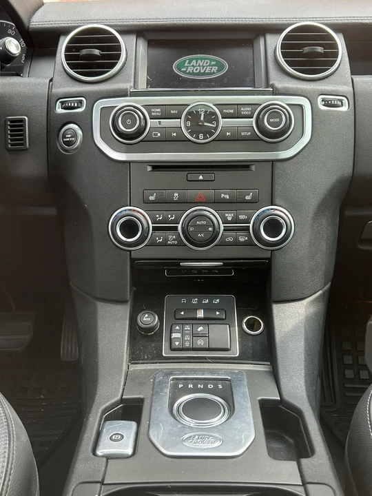 2016 Land Rover Discovery 4th Gen - Image 19 of 20