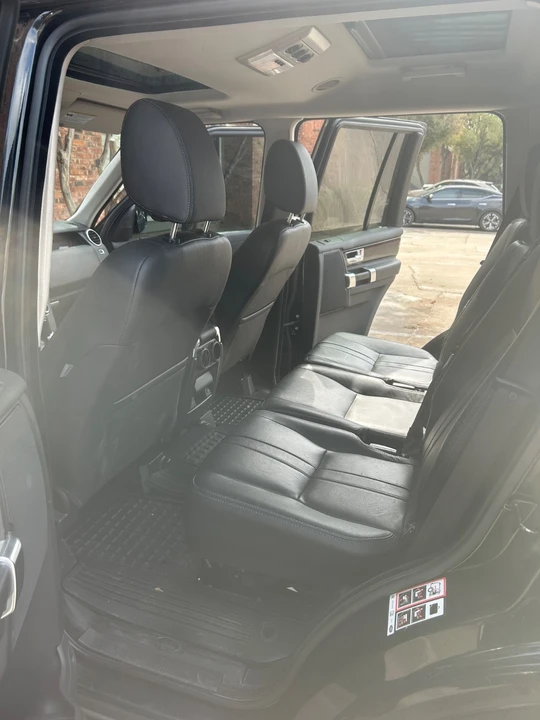 2016 Land Rover Discovery 4th Gen - Image 13 of 20