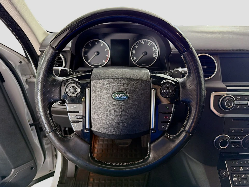 2016 Land Rover Discovery 4th Gen - Image 14 of 21