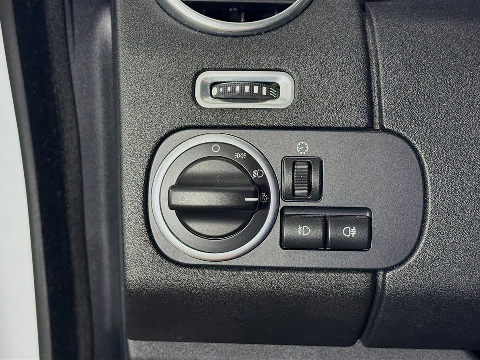 2016 Land Rover Discovery 4th Gen - Image 12 of 21
