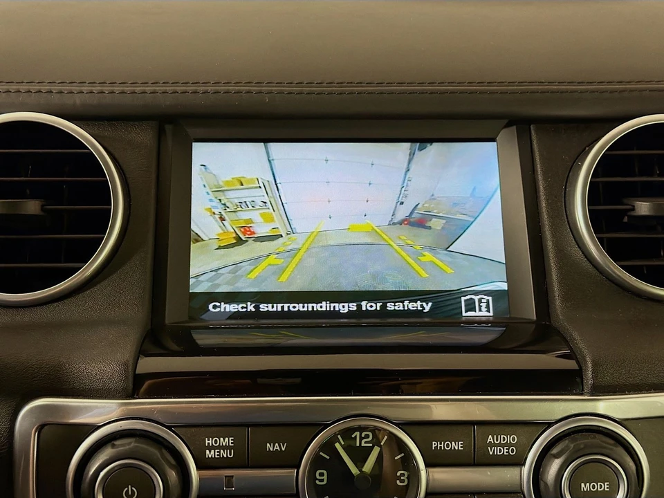 2016 Land Rover Discovery 4th Gen - Image 19 of 21