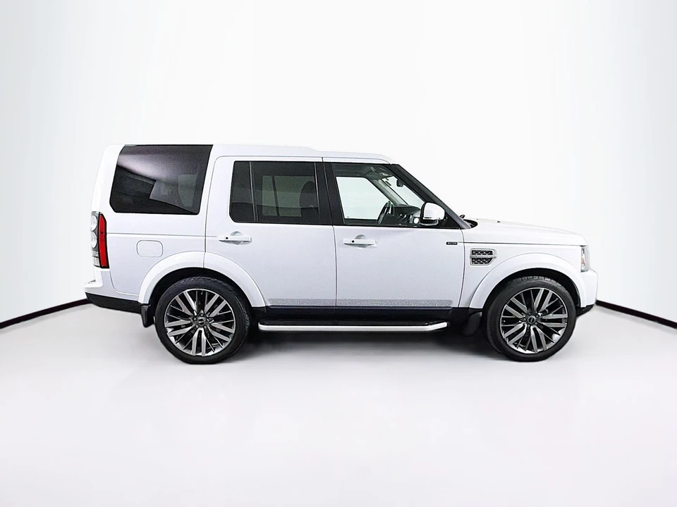 2016 Land Rover Discovery 4th Gen - Image 9 of 21