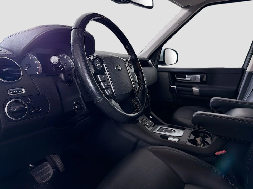 2016 Land Rover Discovery 4th Gen - Image 11 of 21