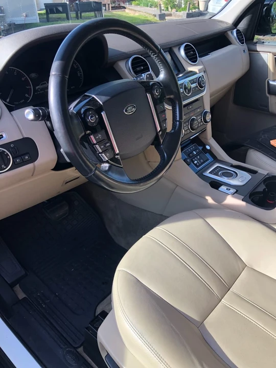 2016 Land Rover Discovery 4th Gen - Image 16 of 18