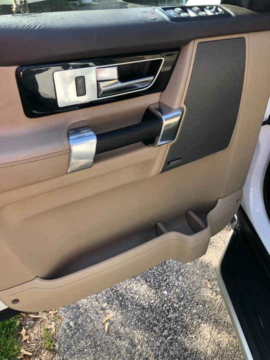 2016 Land Rover Discovery 4th Gen - Image 17 of 18