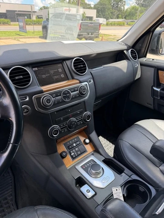 2016 Land Rover Discovery 4th Gen - Image 10 of 10