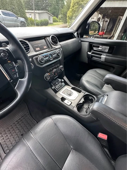 2016 Land Rover Discovery 4th Gen - Image 10 of 13
