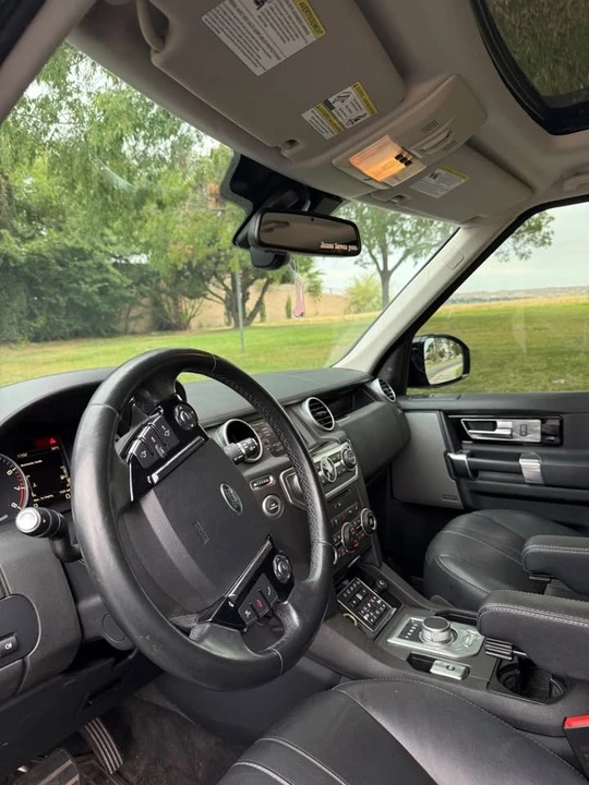 2016 Land Rover Discovery 4th Gen - Image 7 of 19