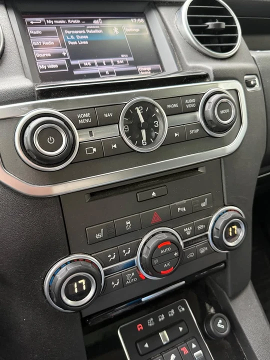 2016 Land Rover Discovery 4th Gen - Image 18 of 19