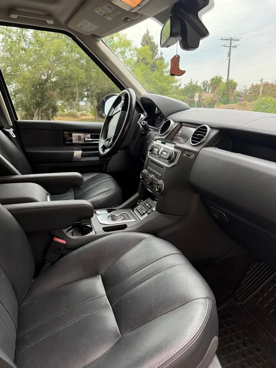 2016 Land Rover Discovery 4th Gen - Image 14 of 19