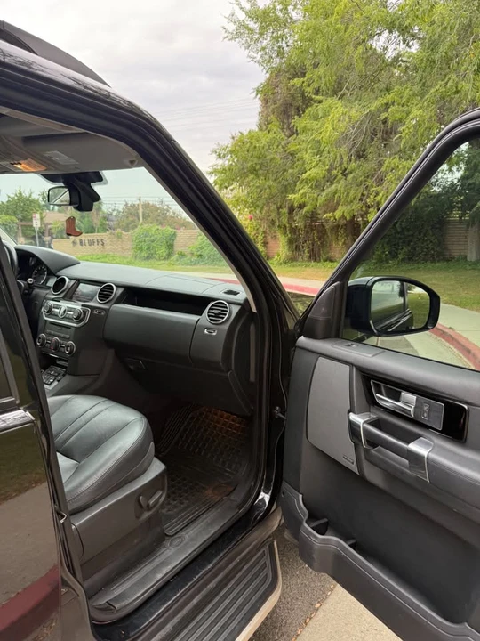2016 Land Rover Discovery 4th Gen - Image 13 of 19