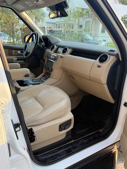 2016 Land Rover Discovery 4th Gen - Image 9 of 10